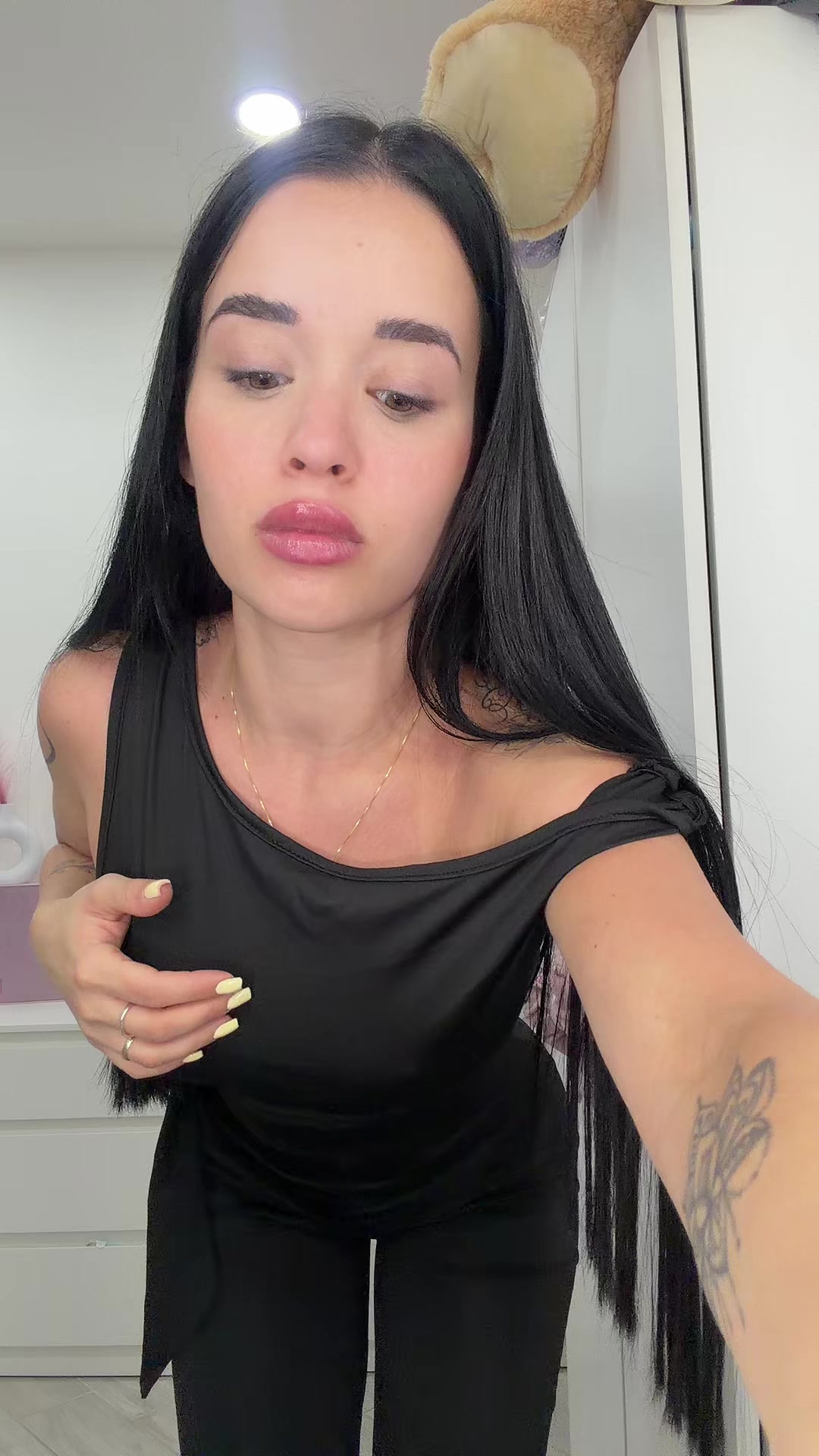 @tonyesara