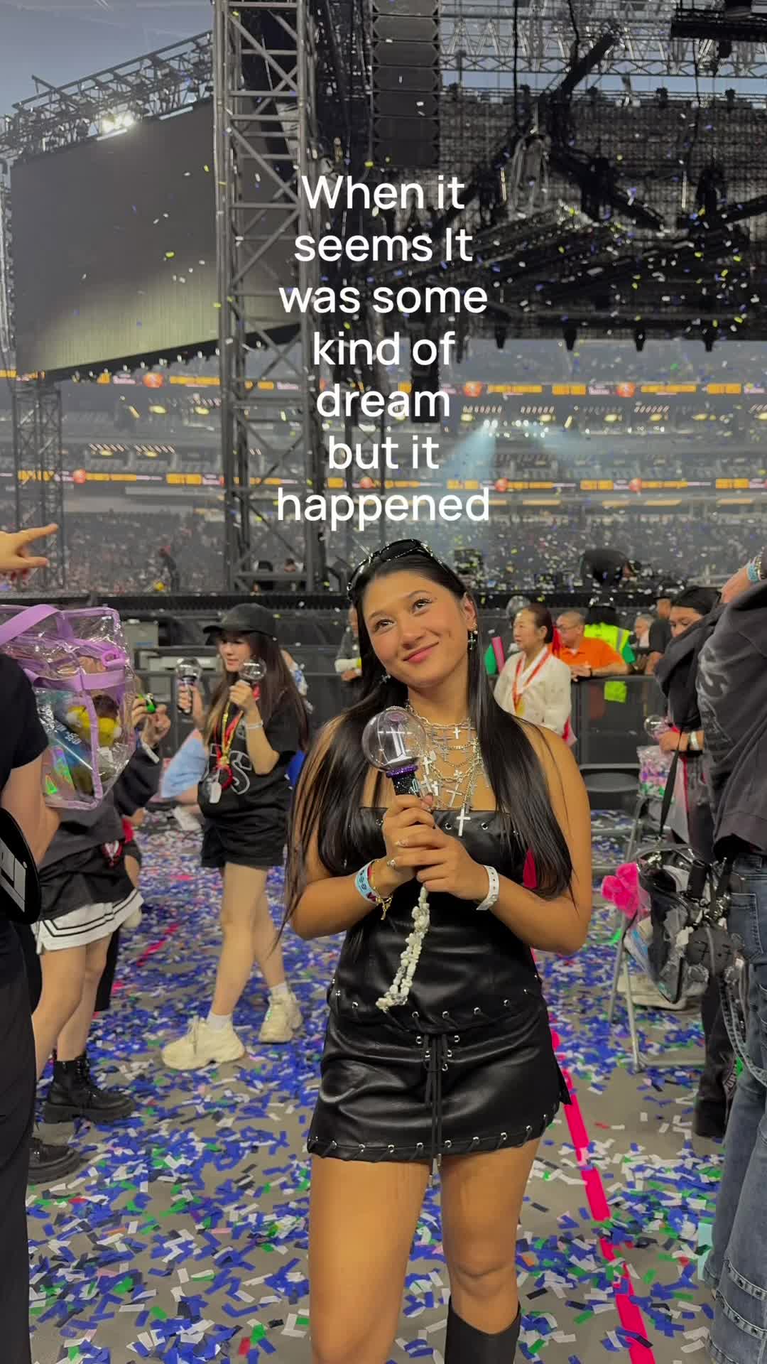 @Sakshi ⁷ 🩵🎧📸🪩