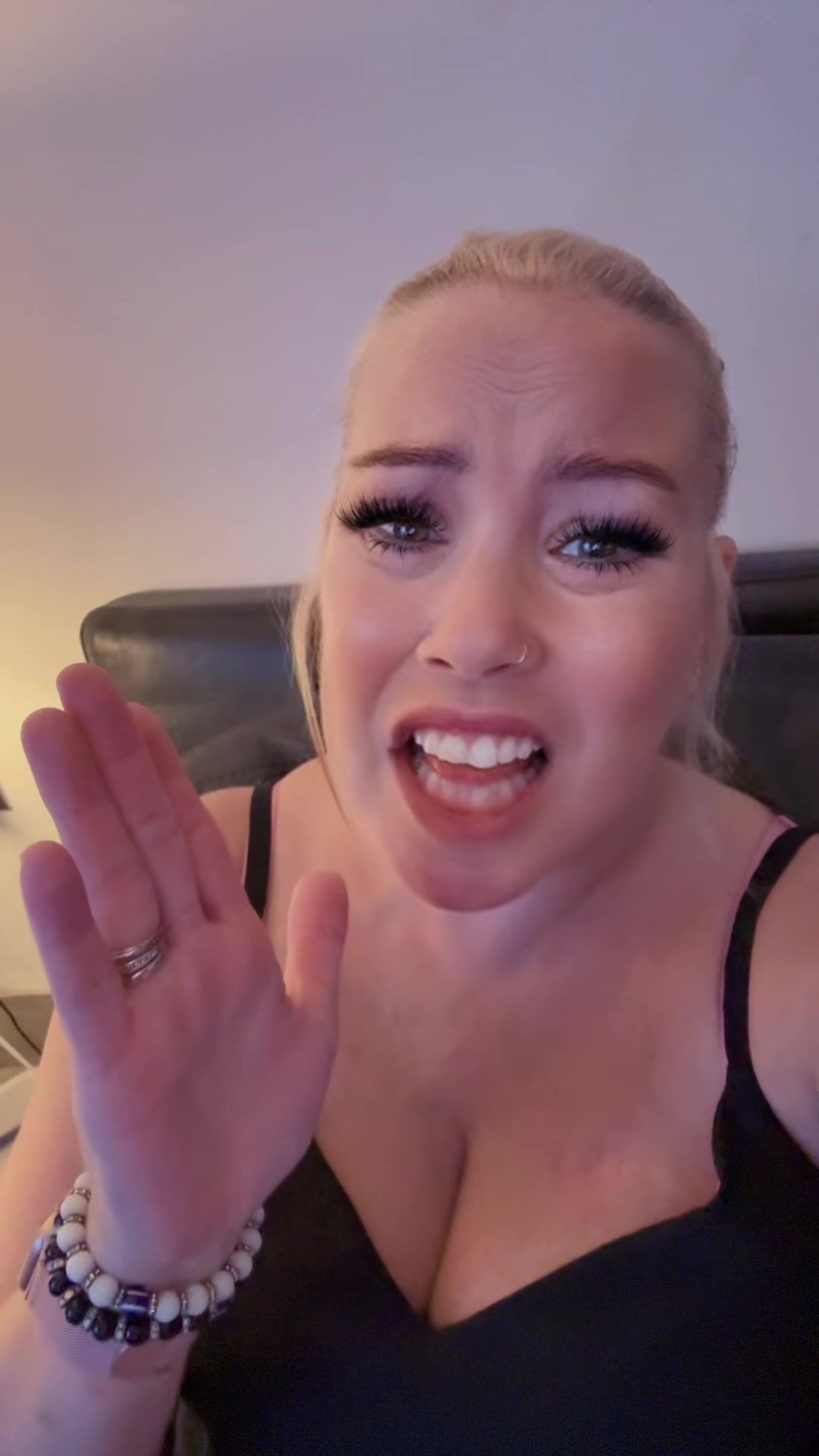 @Claire Wright502