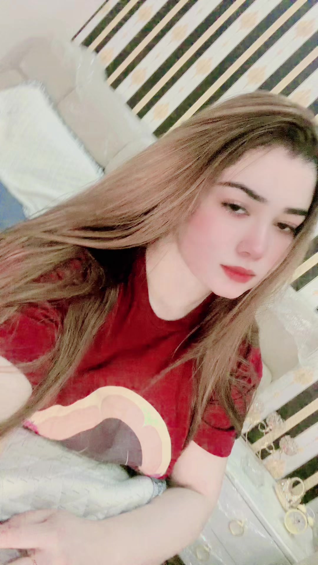 @Lovely Khan 🥀