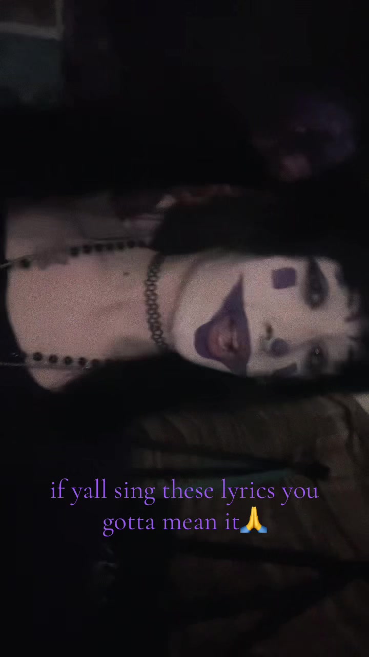 @𝔦𝔷𝔷𝔶🦇