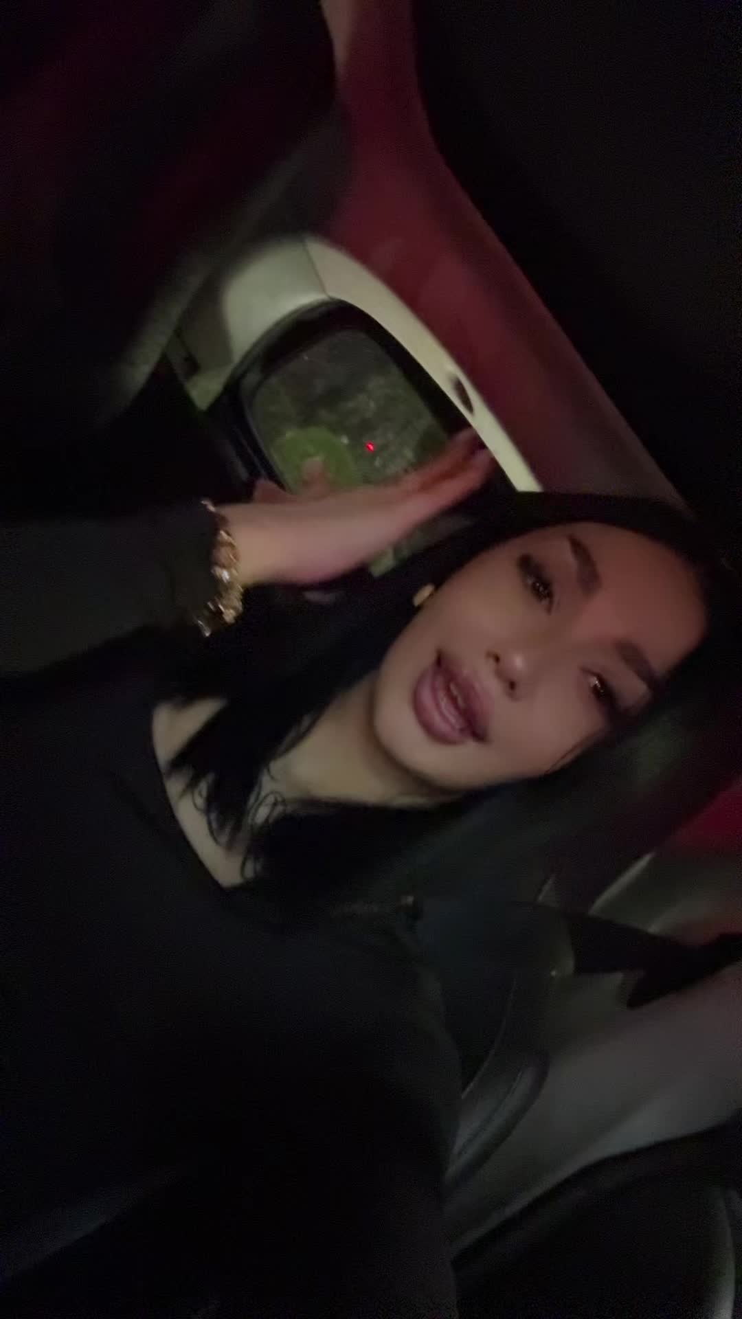 @𝓥𝓡🍒