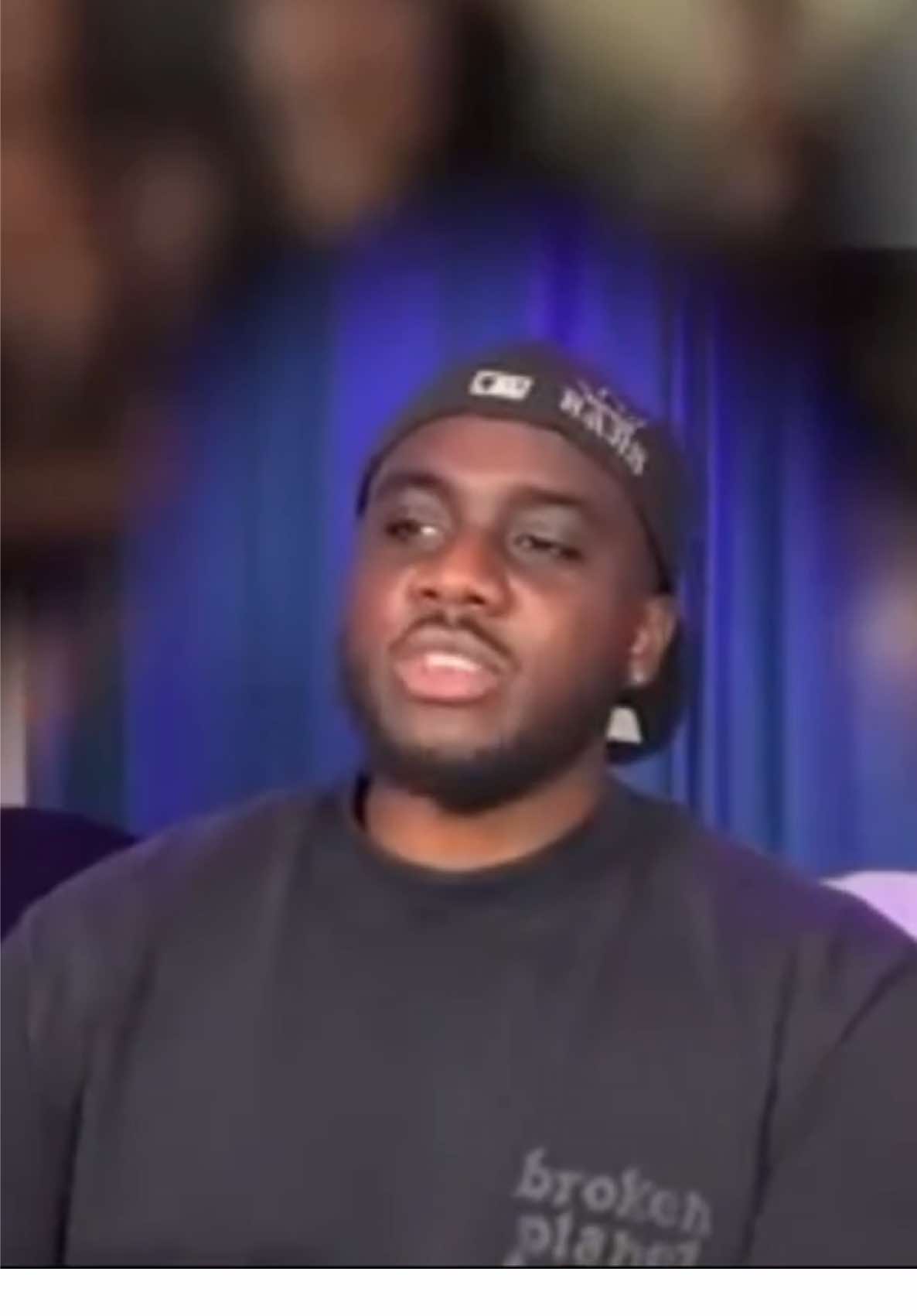 @Akinreacts