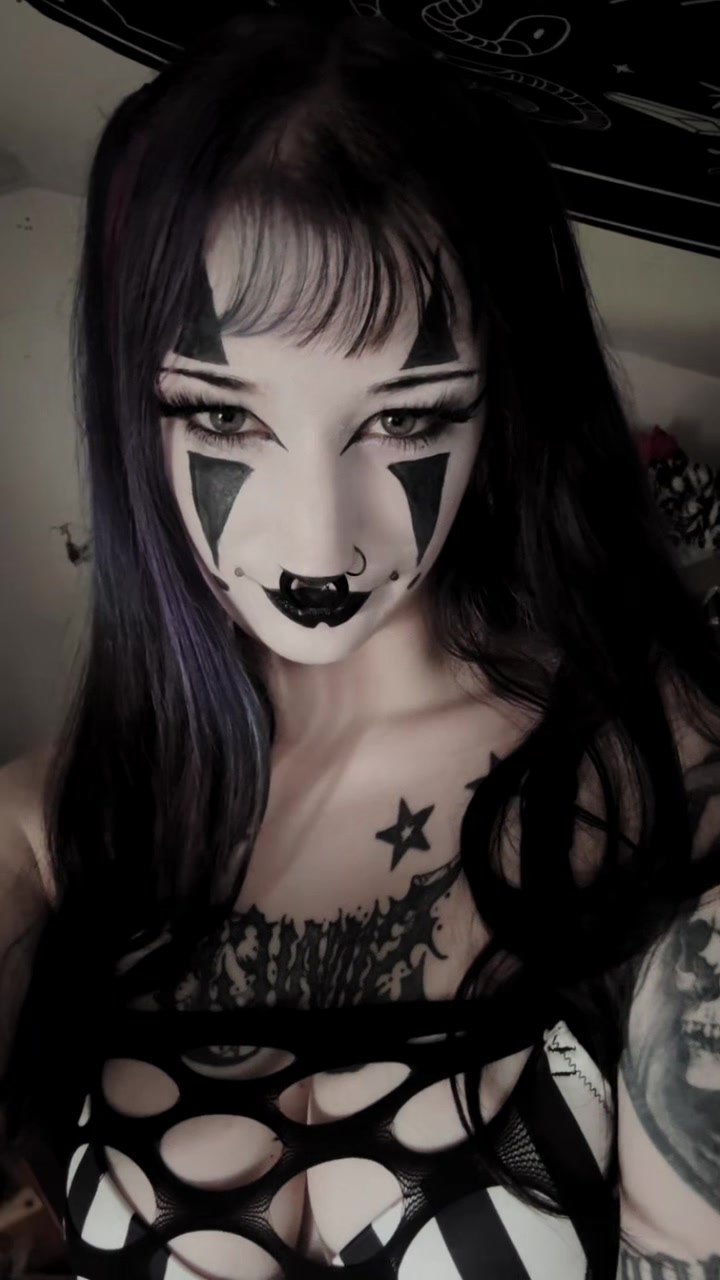@𝓓𝓪𝓲𝓼𝔂🦇