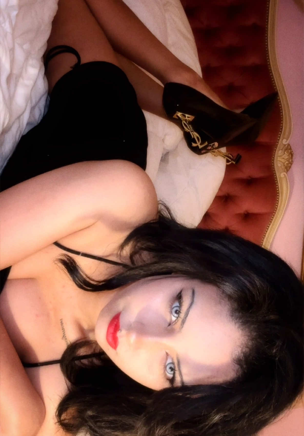 @Velvet