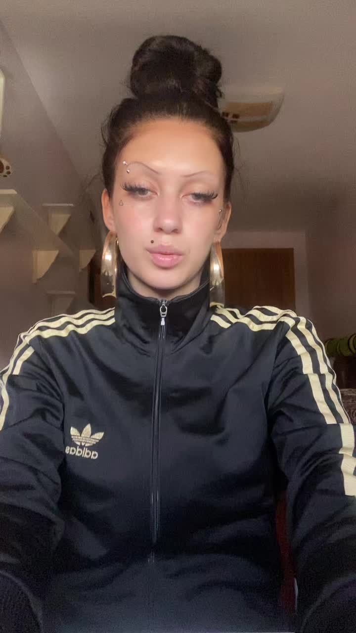@PrettyWhenuKryy