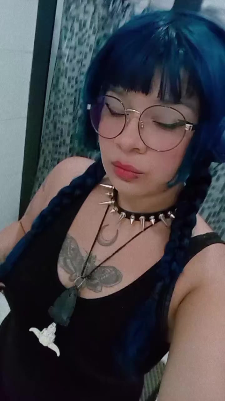 @Tainá