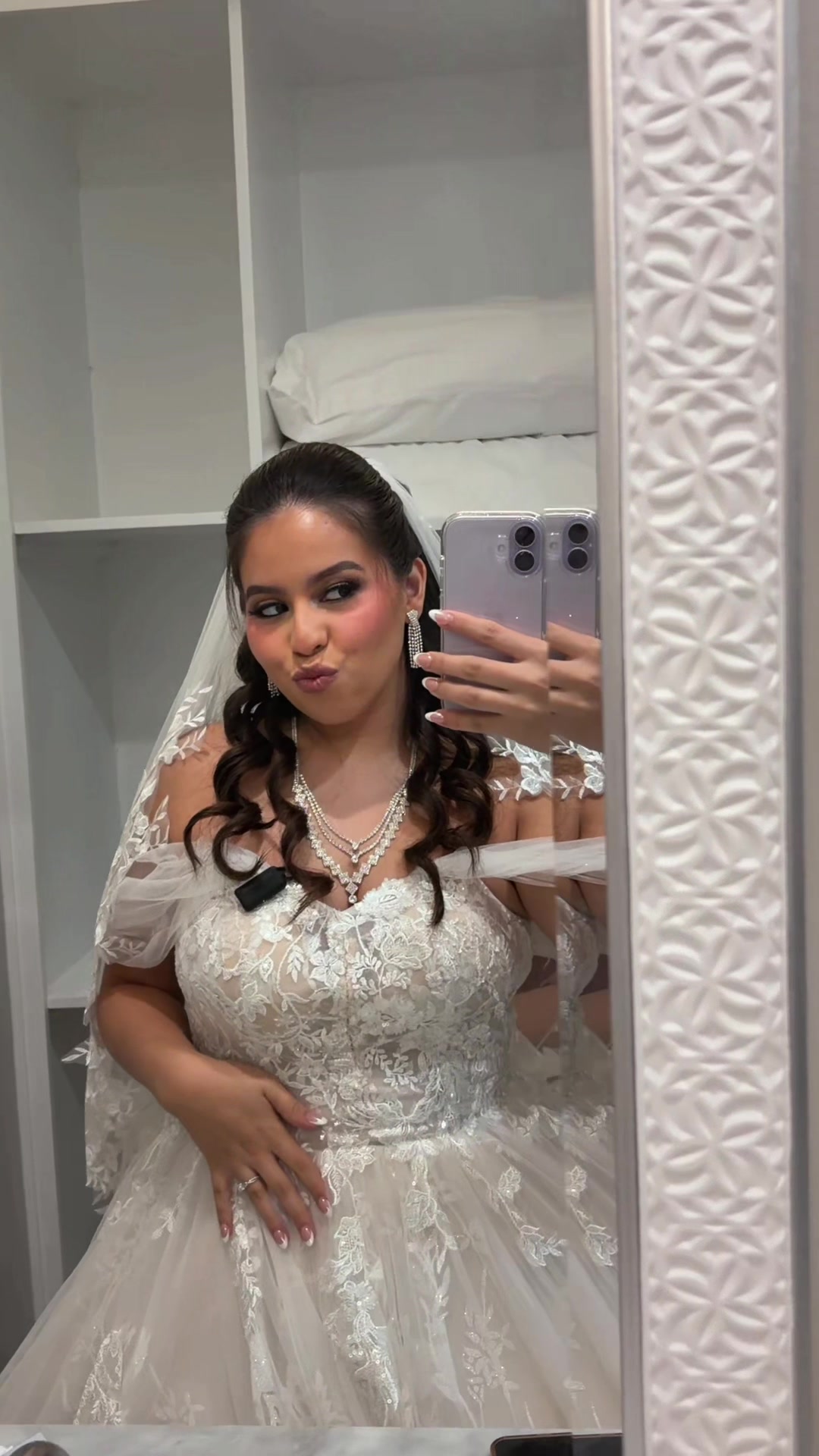 @champagneclau