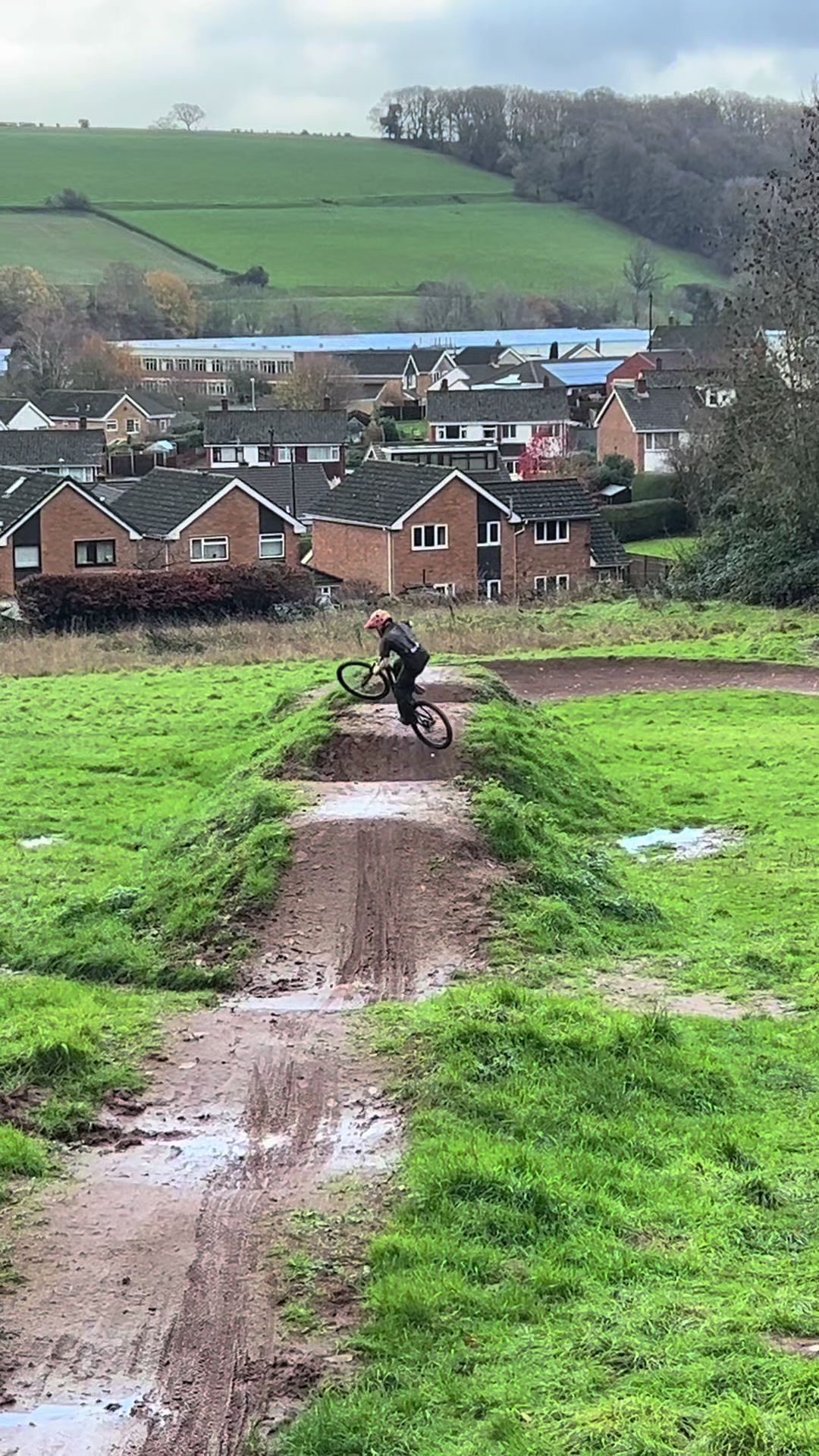 @Elliott_bikes