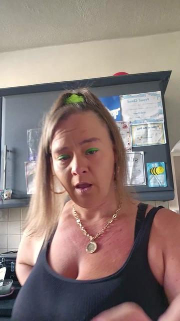 @queencrazykatiebear