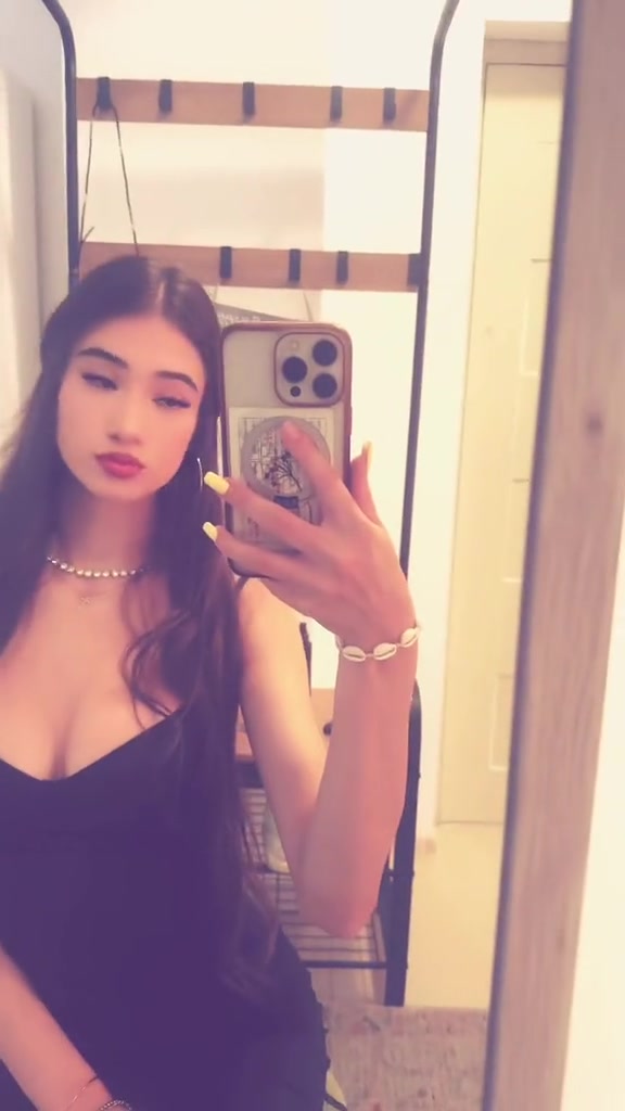 @Ianira