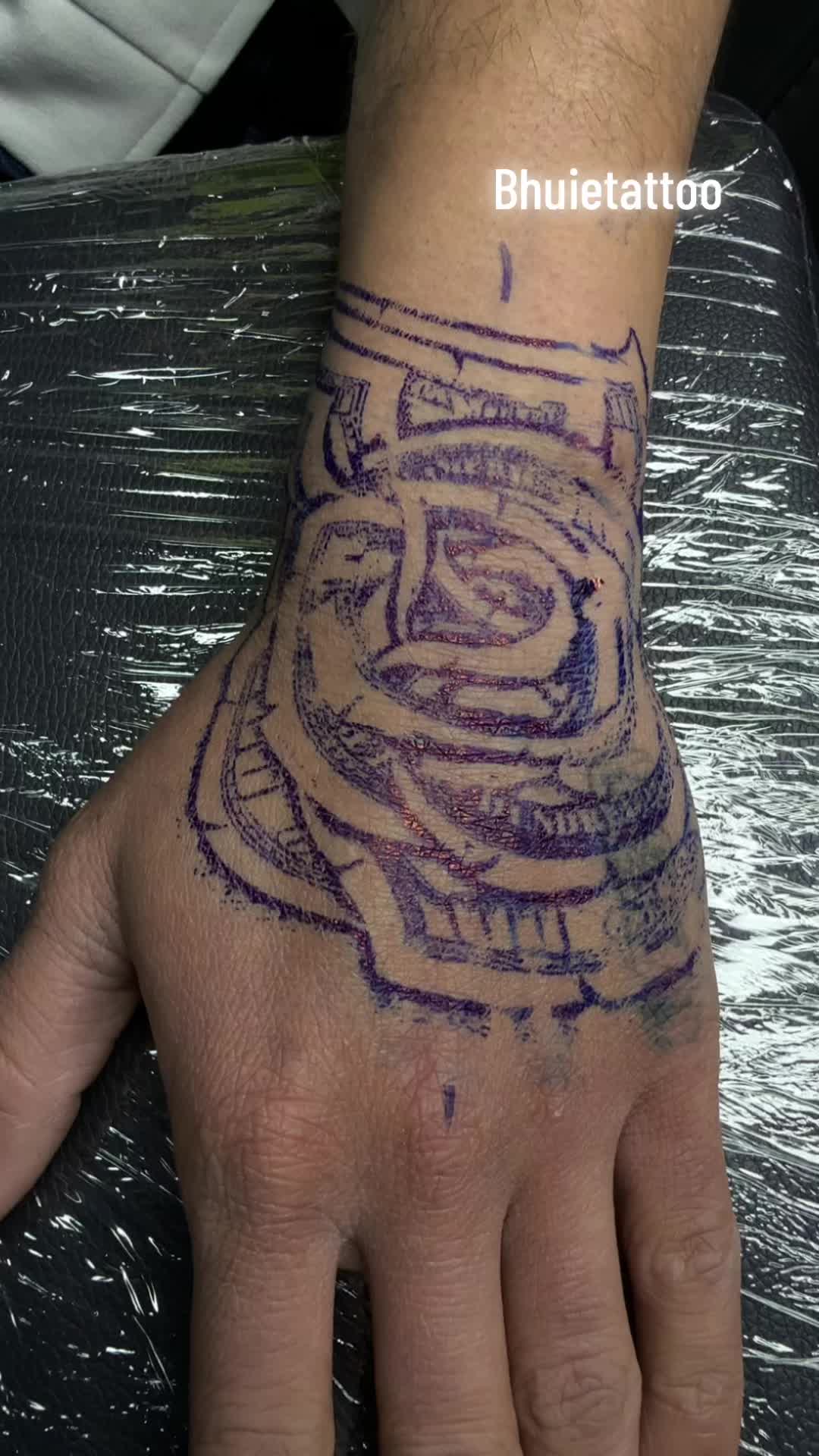 @Bhuie tattoo artist🇬🇧