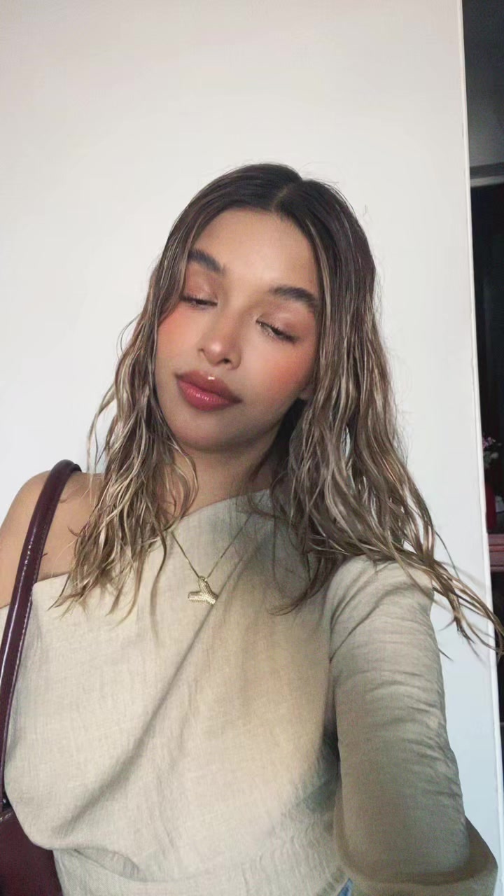 @𝒴