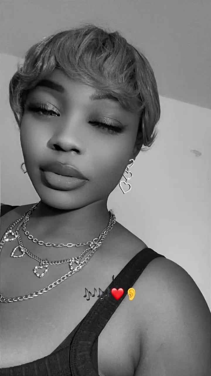 @QUEENFIRST🤍🦋