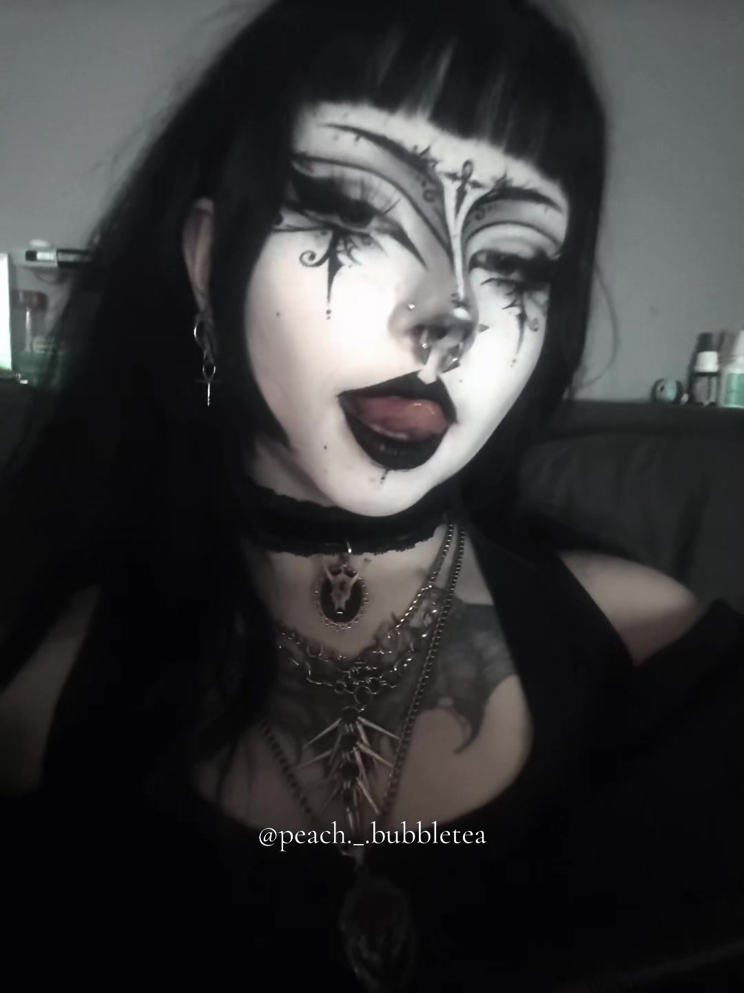 @Julie🕷️