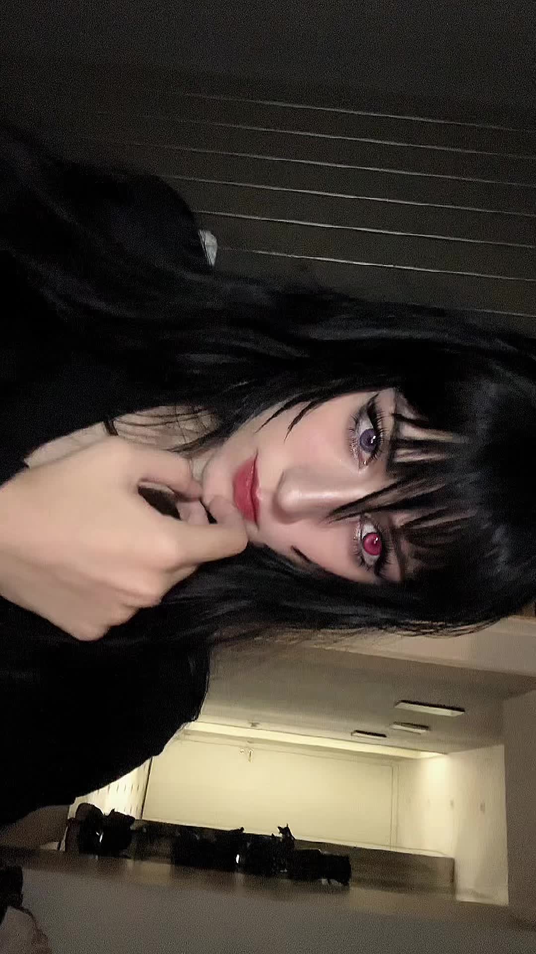 @annirelia