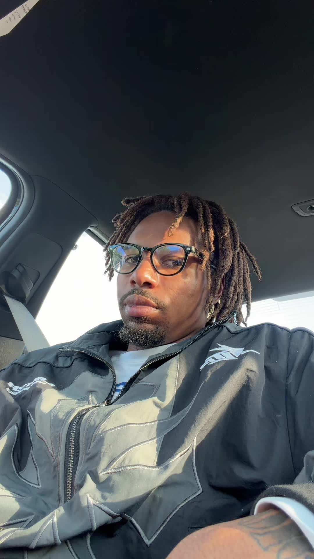 @Zip simmons|content creator