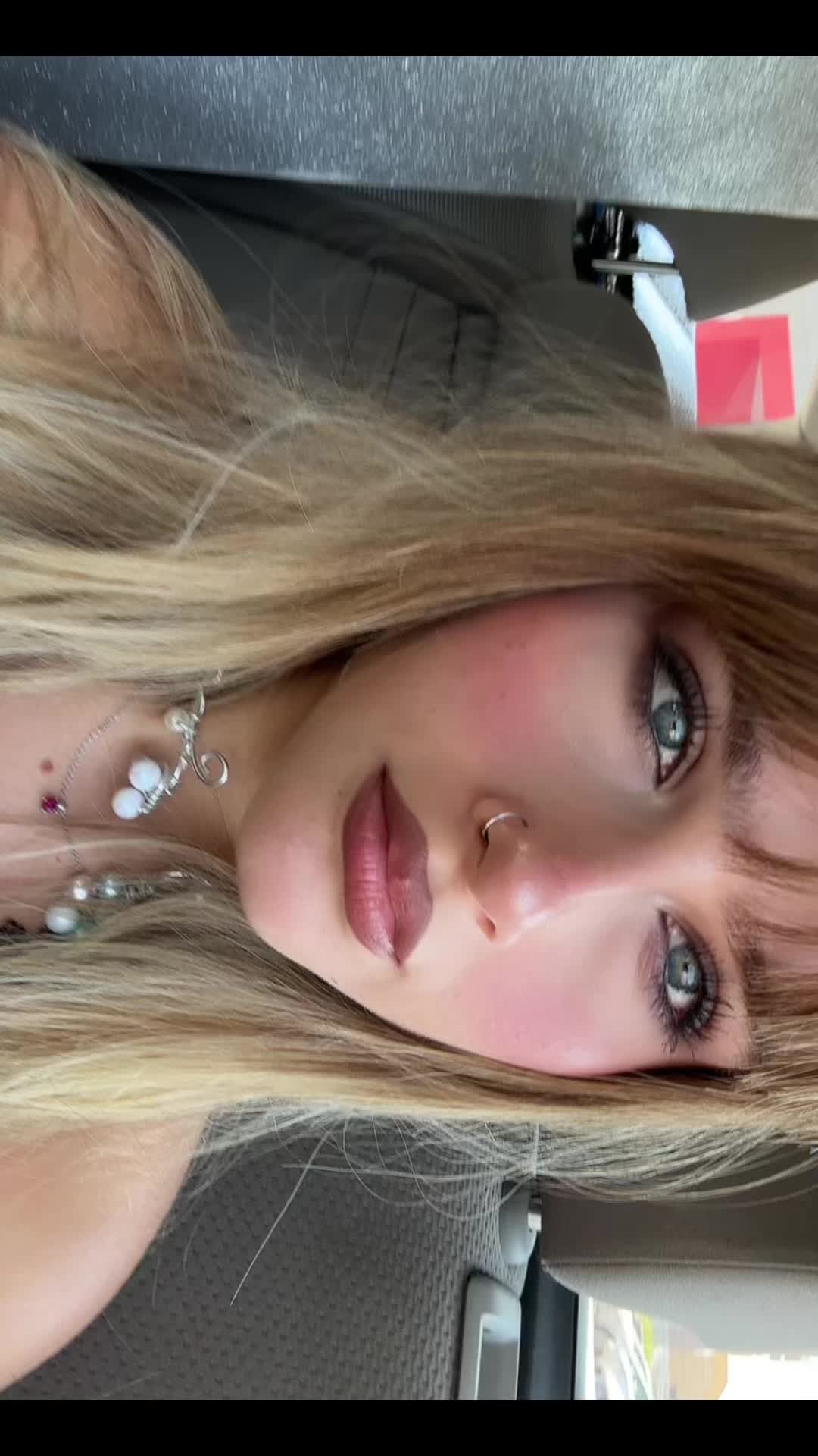 @𝕬𝖓𝖙𝖔𝖓𝖎𝖆♱🩸
