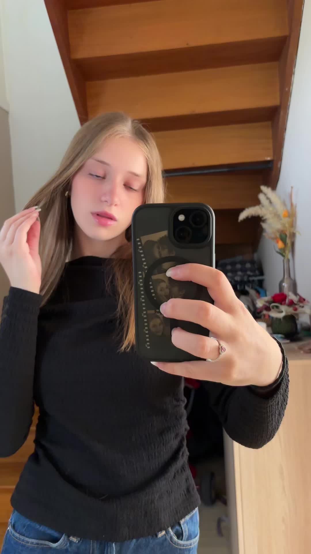 @Louanaꨄ