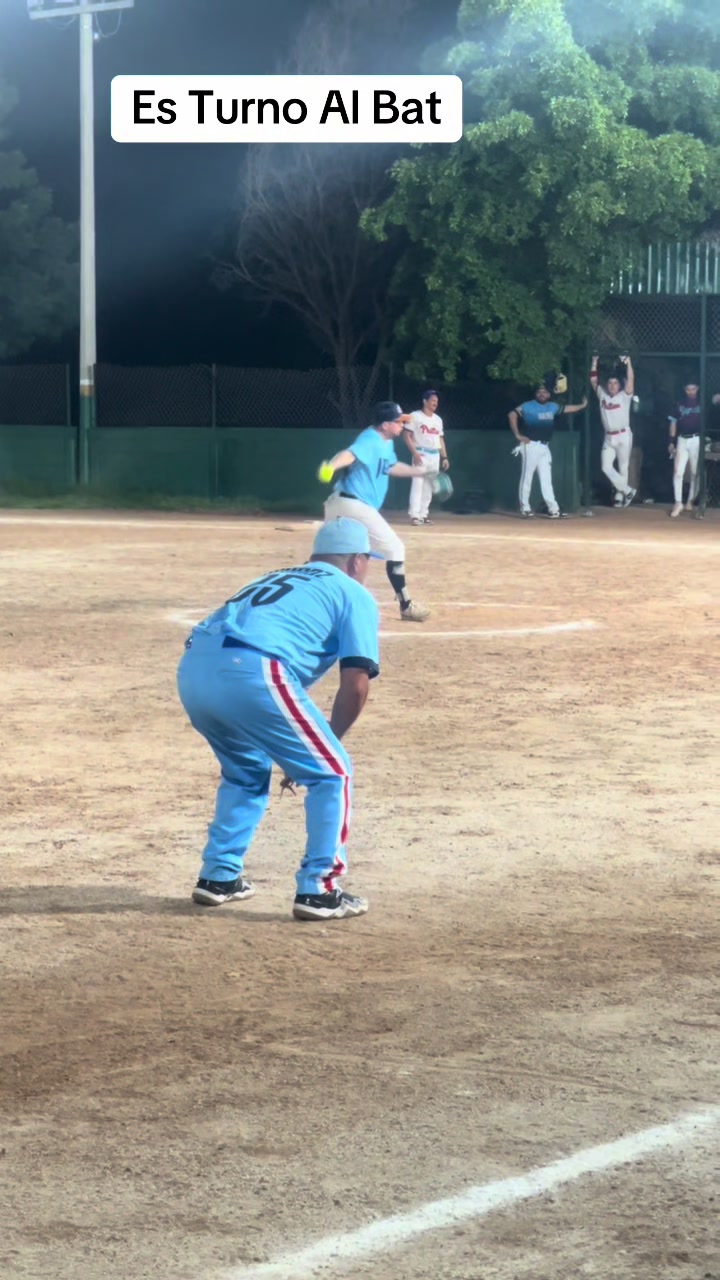 @Es Turno Al Bat