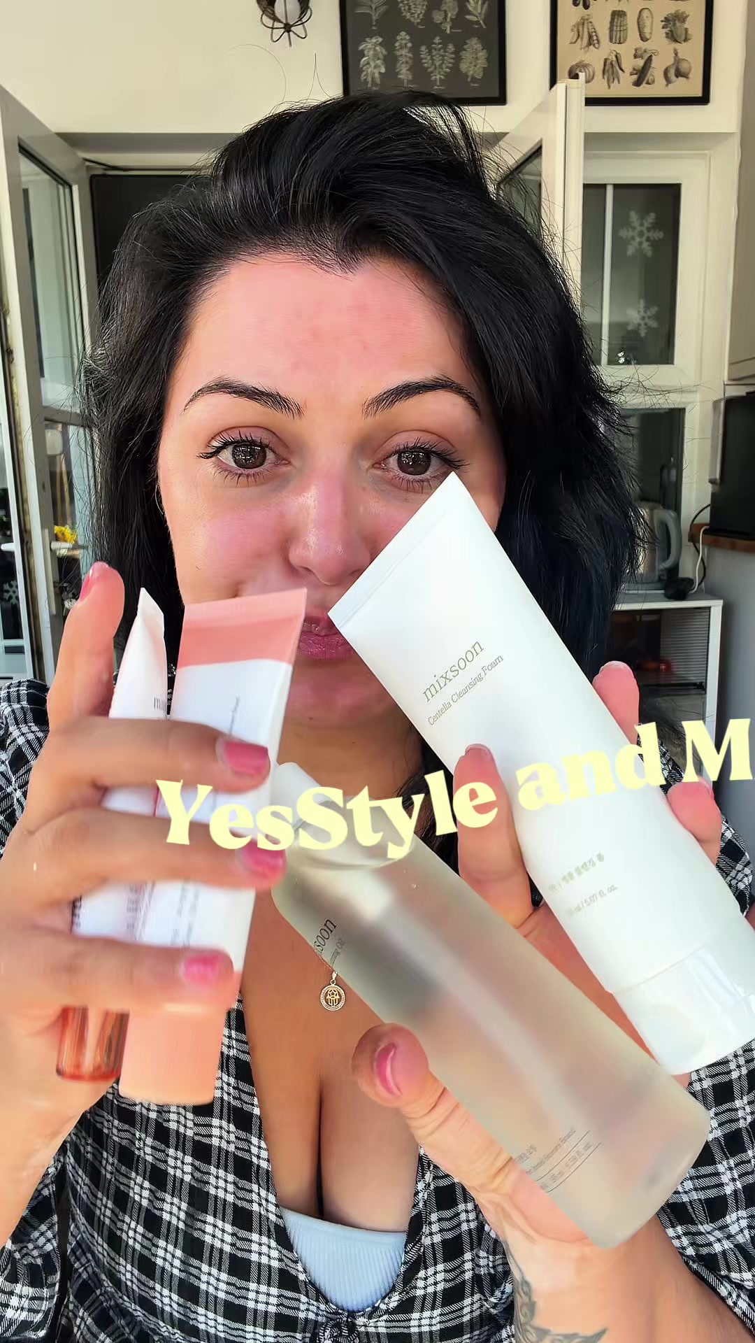 @CrisstinaManoila🧴💄🇷🇴