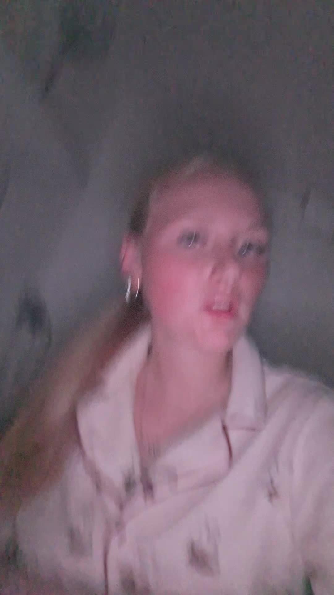 @AnnieLee