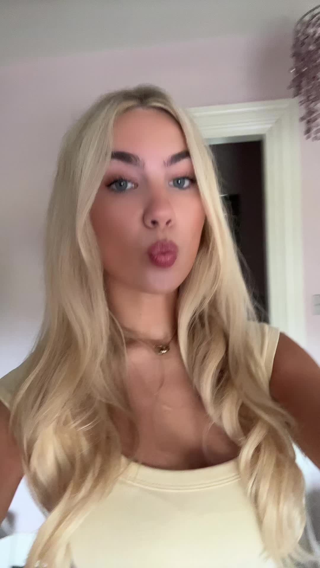 @Liv x
