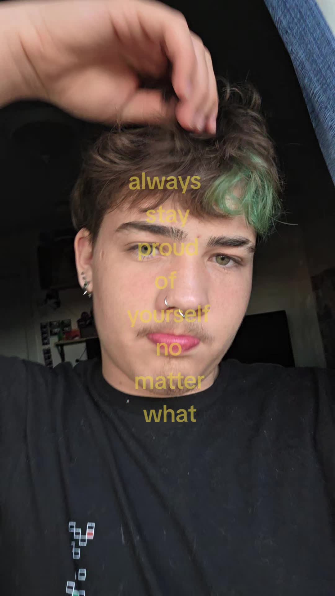 @👾