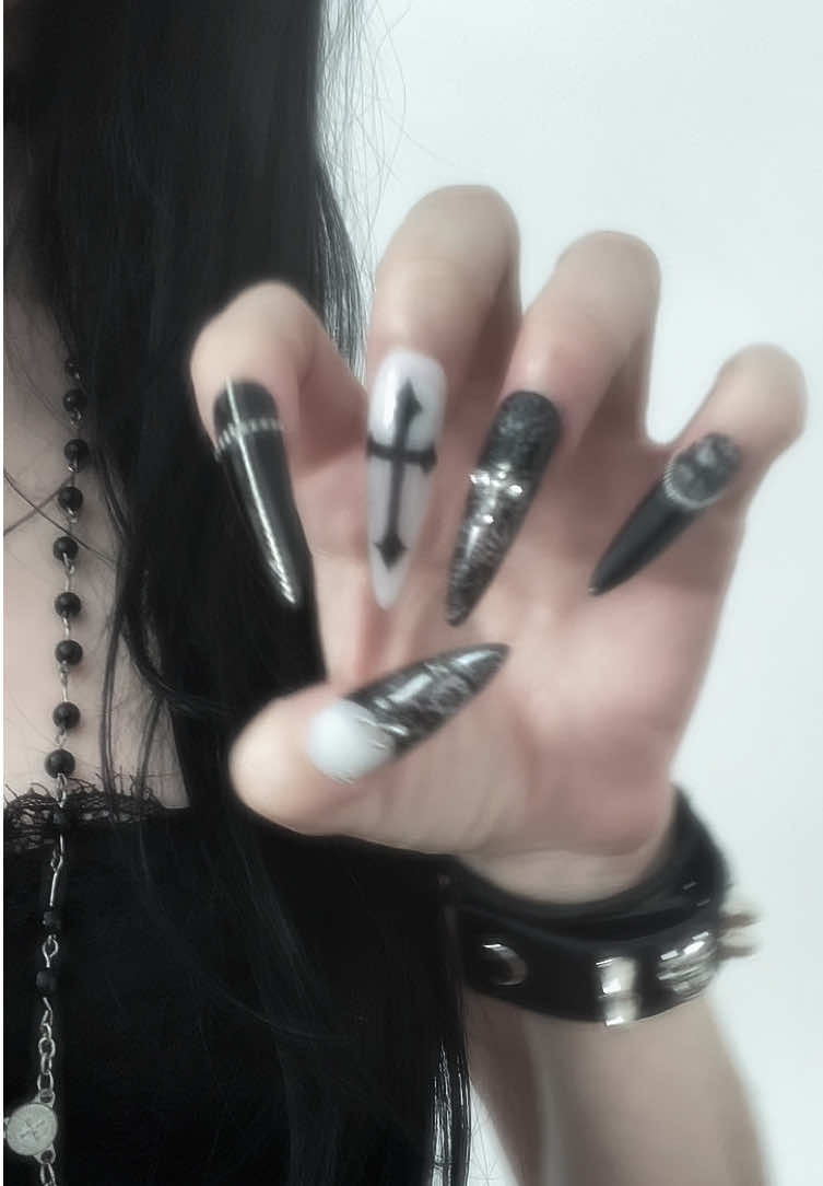@𝓂𝒶𝓏𝓏𝓎༒˚˖ | press on nails