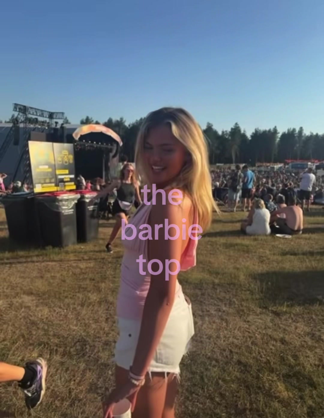 @hollyvjones