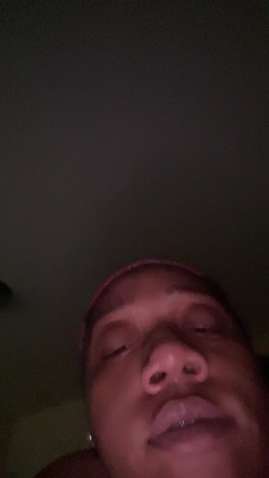 @Dee_nuggss