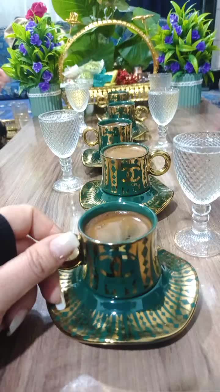 @حْوْرْ آلْعْيْنْ.