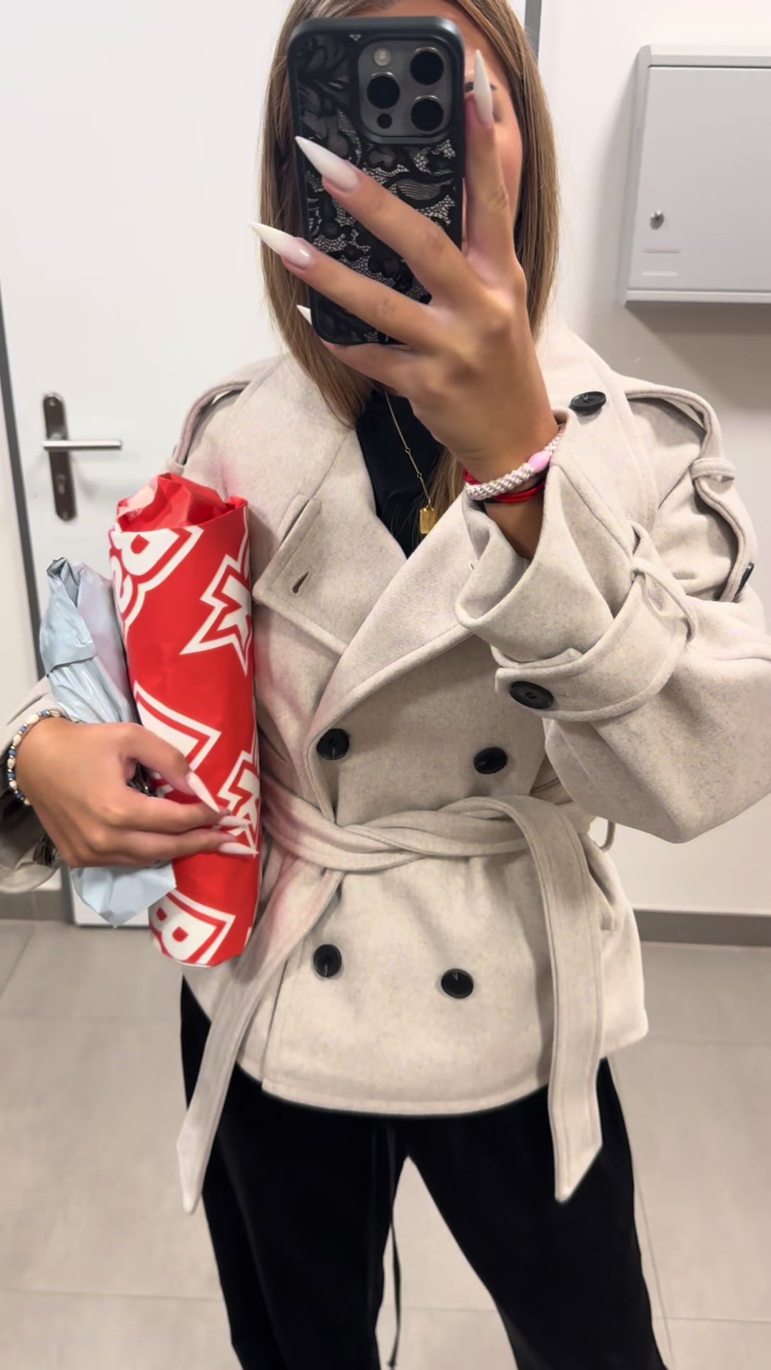@Anicka