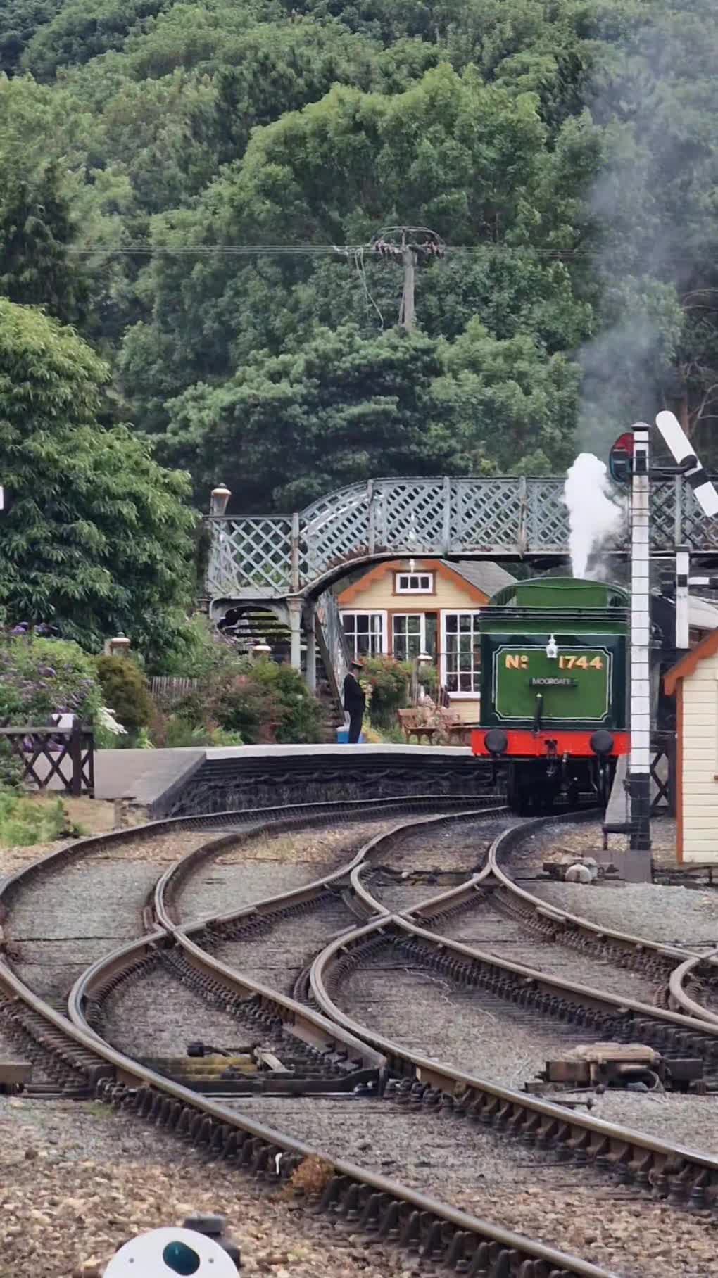 @LynnRailUK