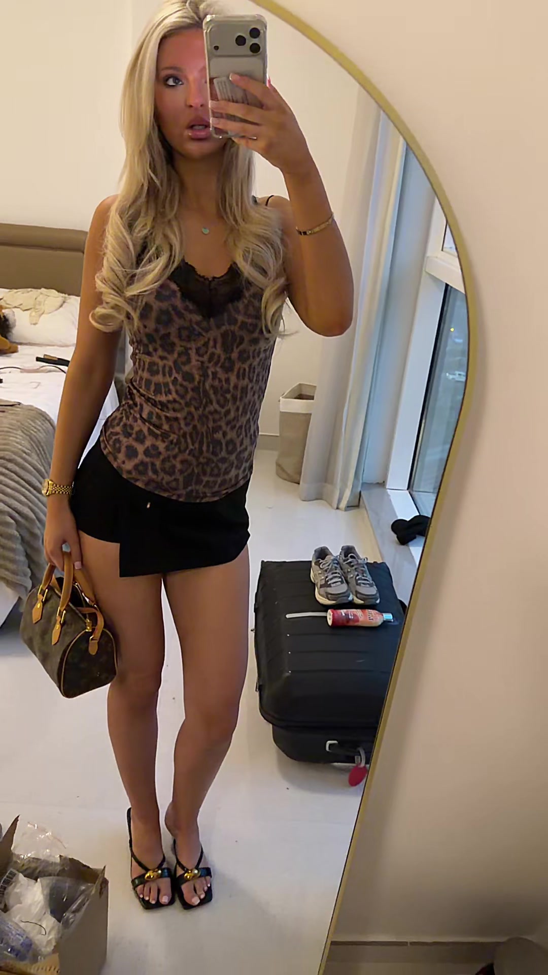 @laurennmuir