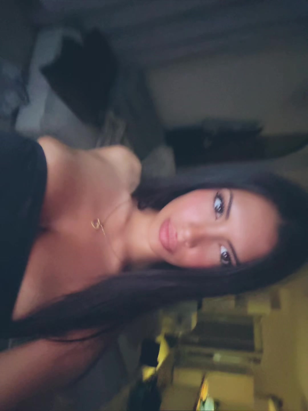@helenanuzzoo