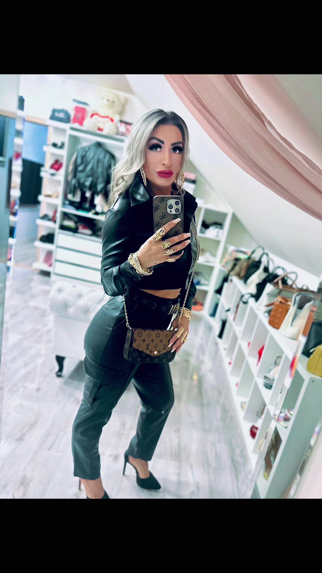 @Erika Tokarova