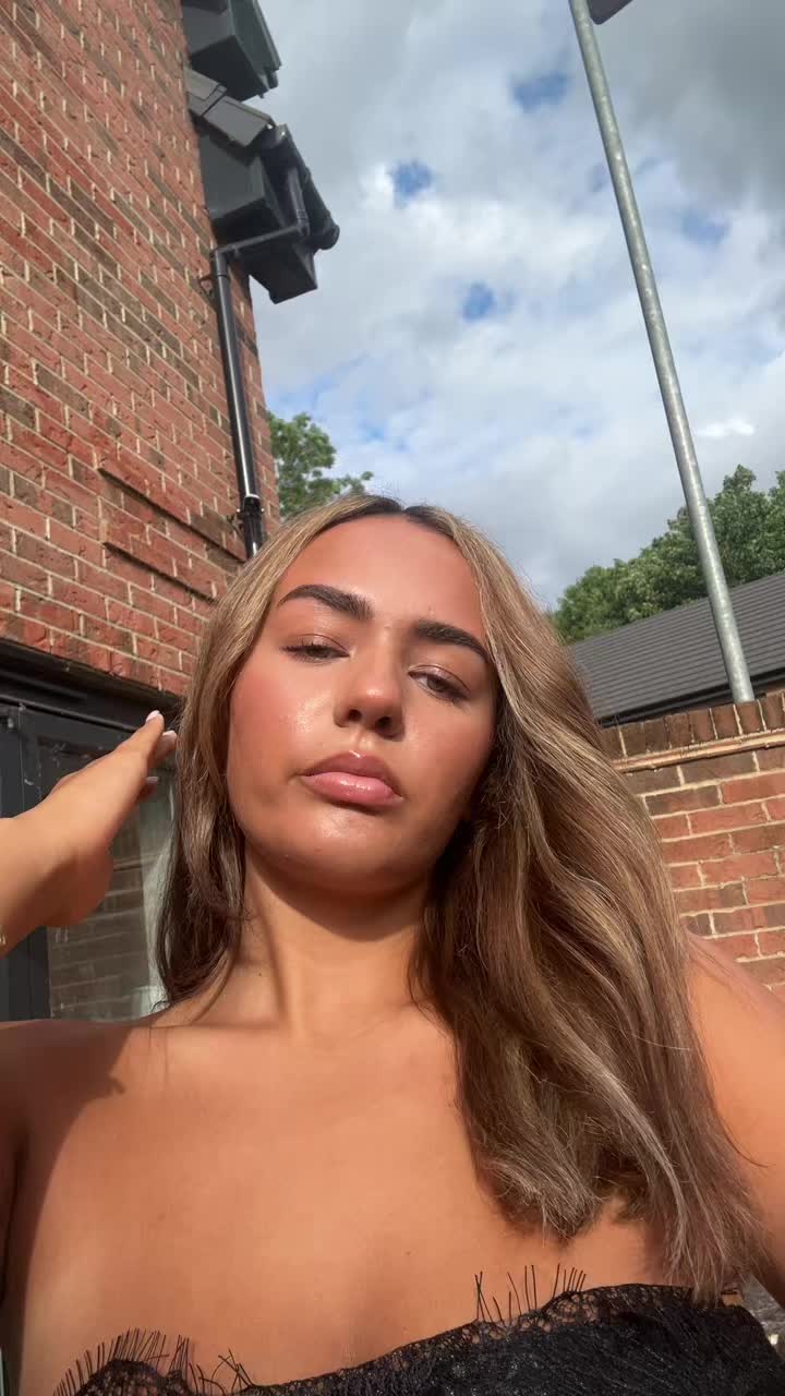 @Ava