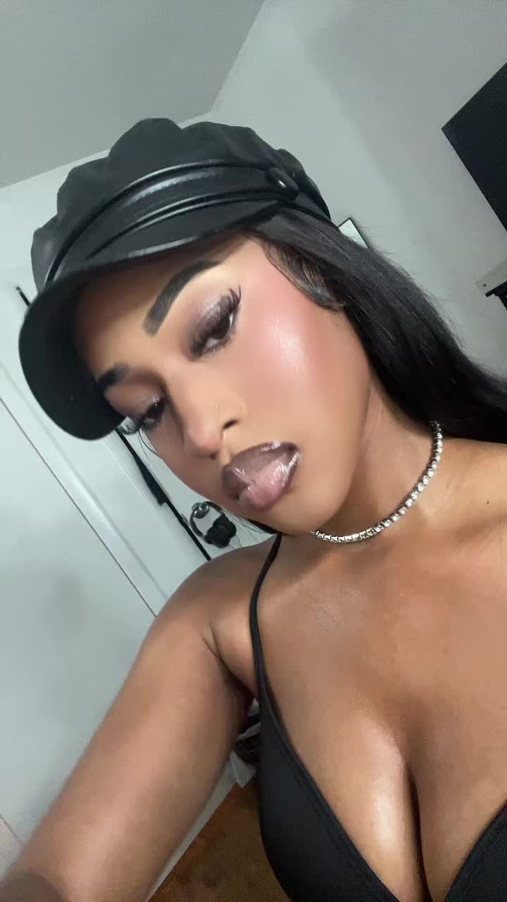 @QueenNae