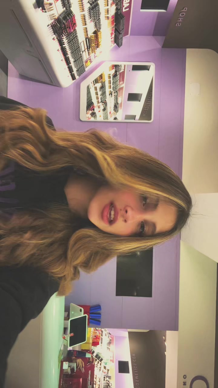 @𝐕🌺