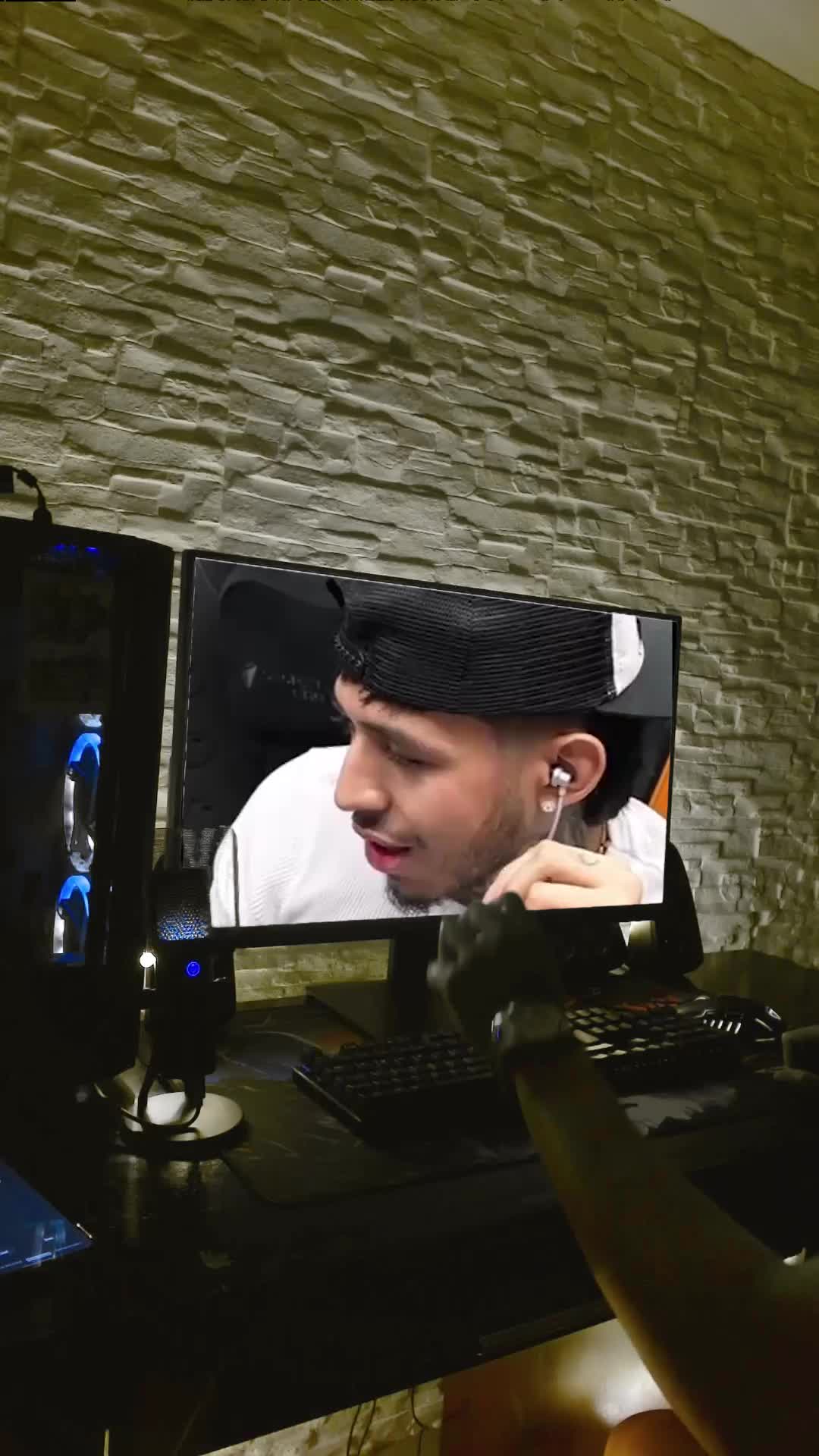 @soy_julian