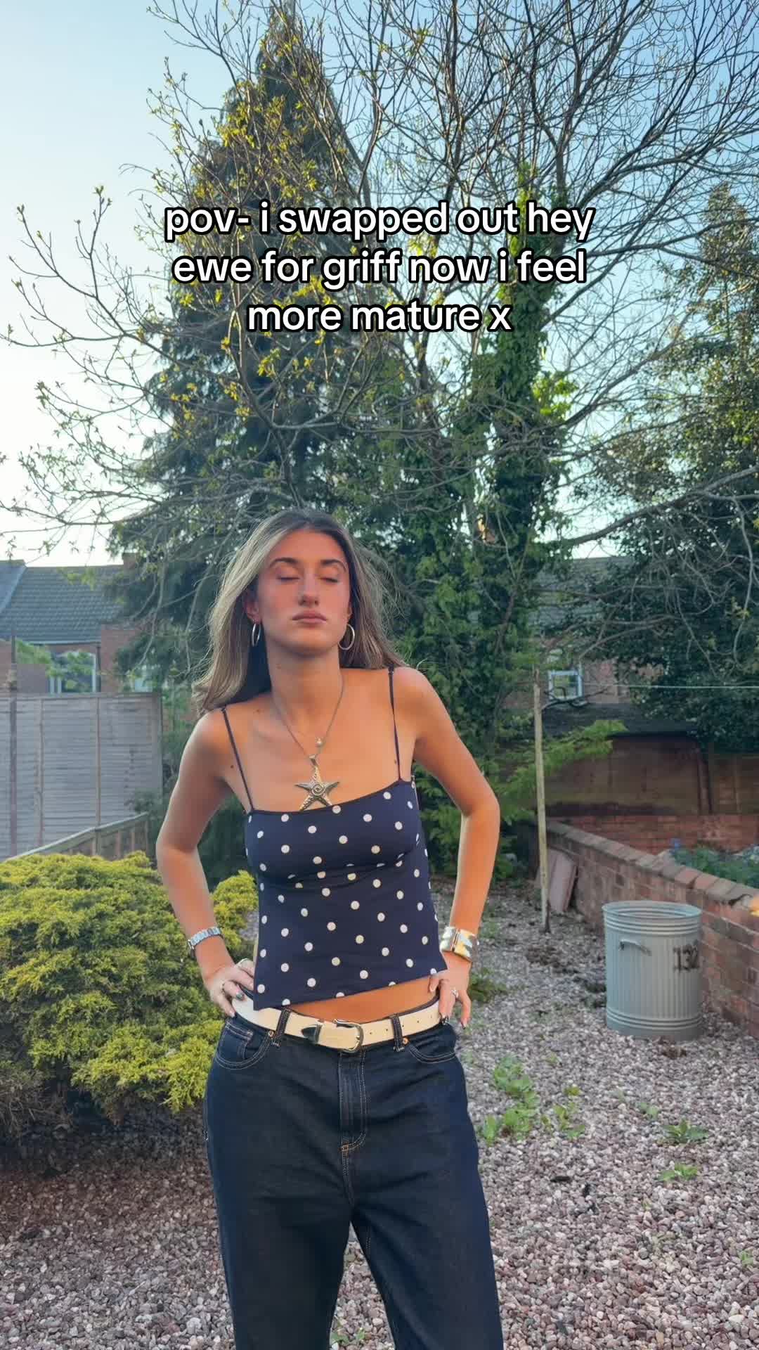 @ellie🪩🫒🍒🍸⭐️🫦