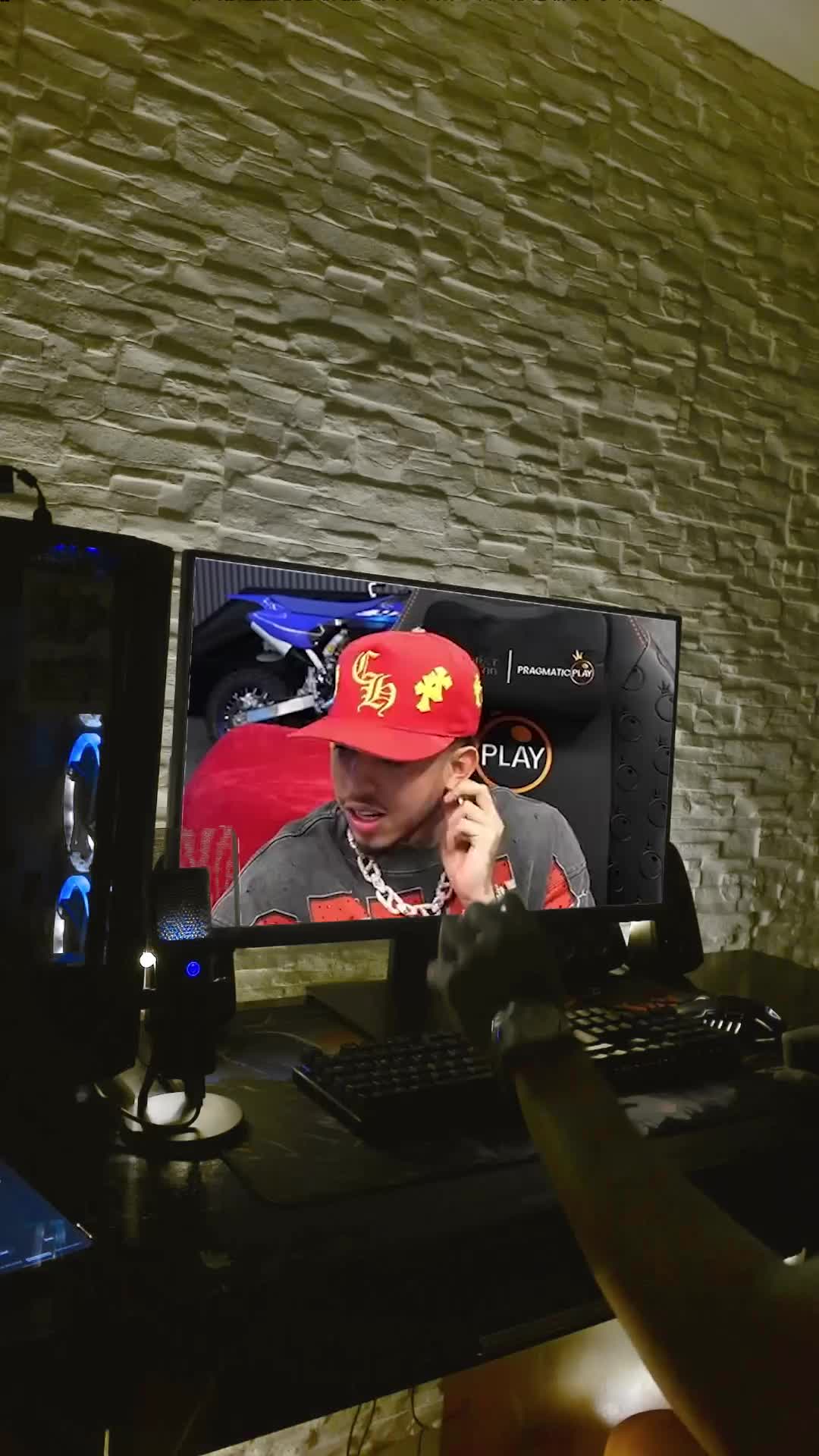 @soy_julian