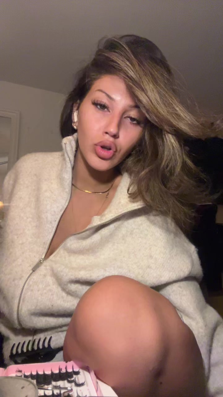 @Nicolee