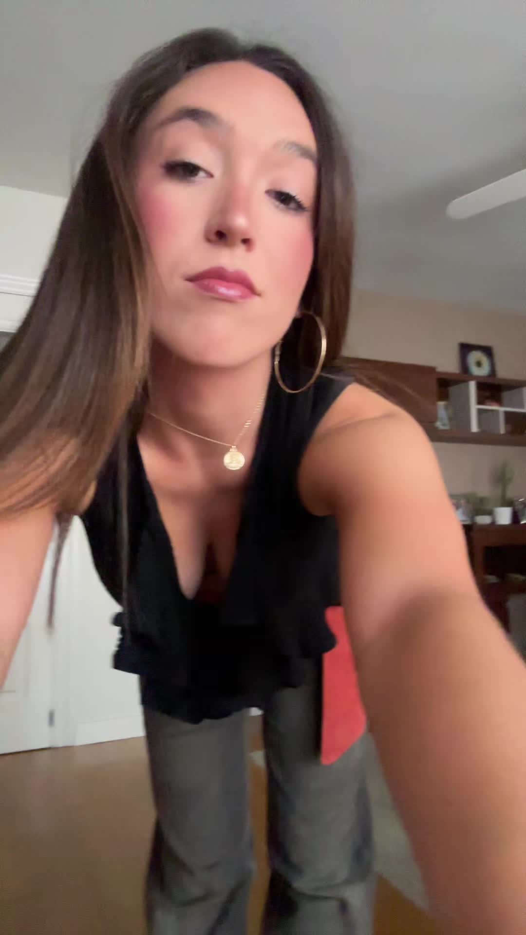@daniela