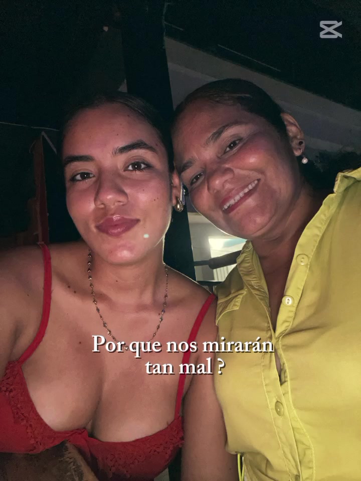 @Linda Lozano