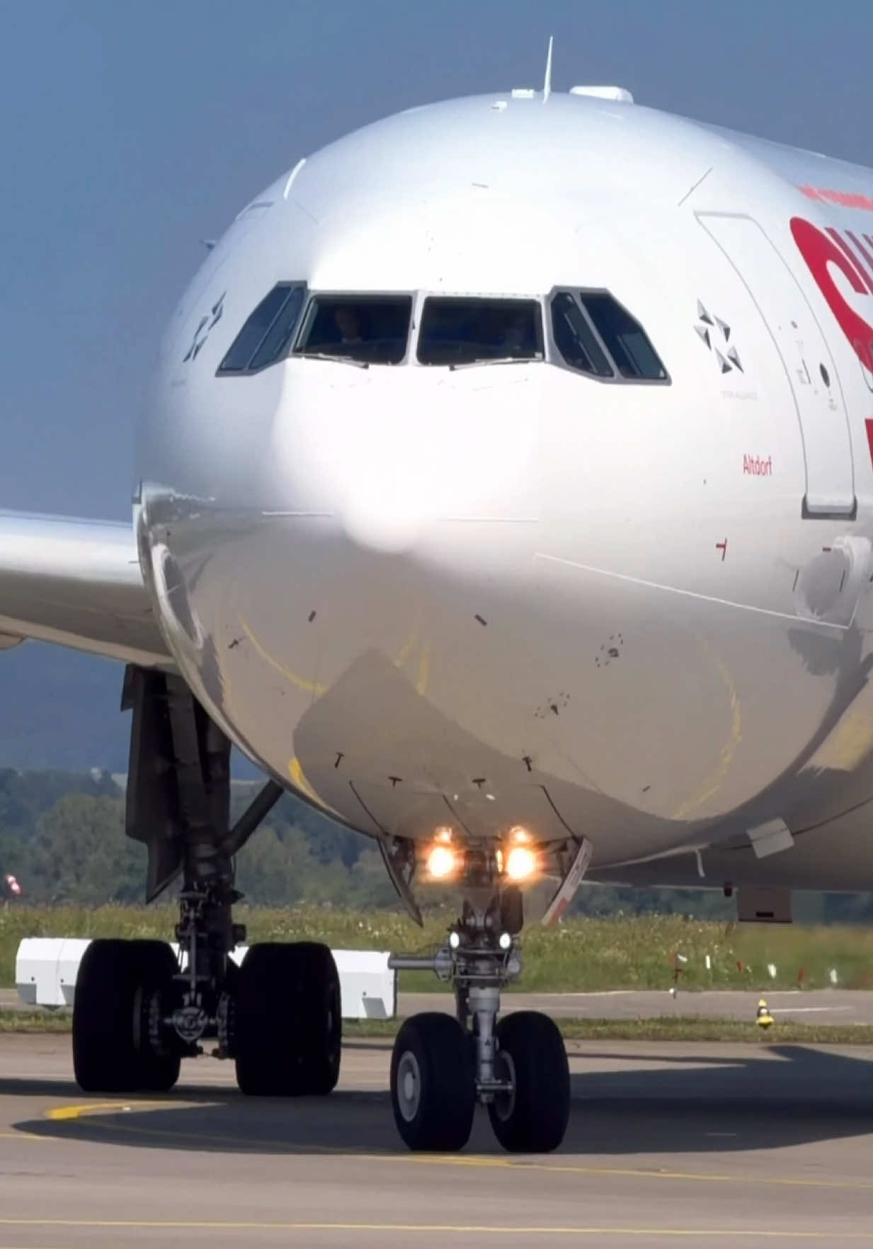 @ZRH_Airfieldmoments