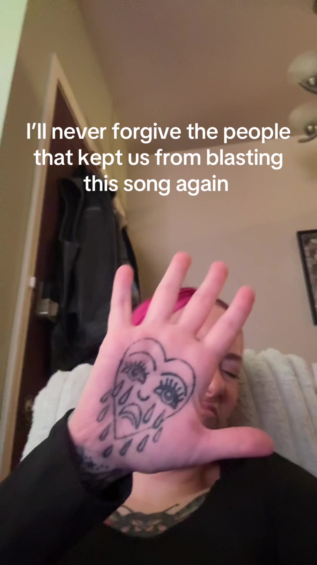 @violettemars
