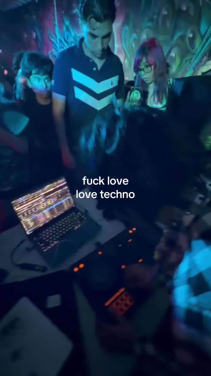 @AFTERSHØCK