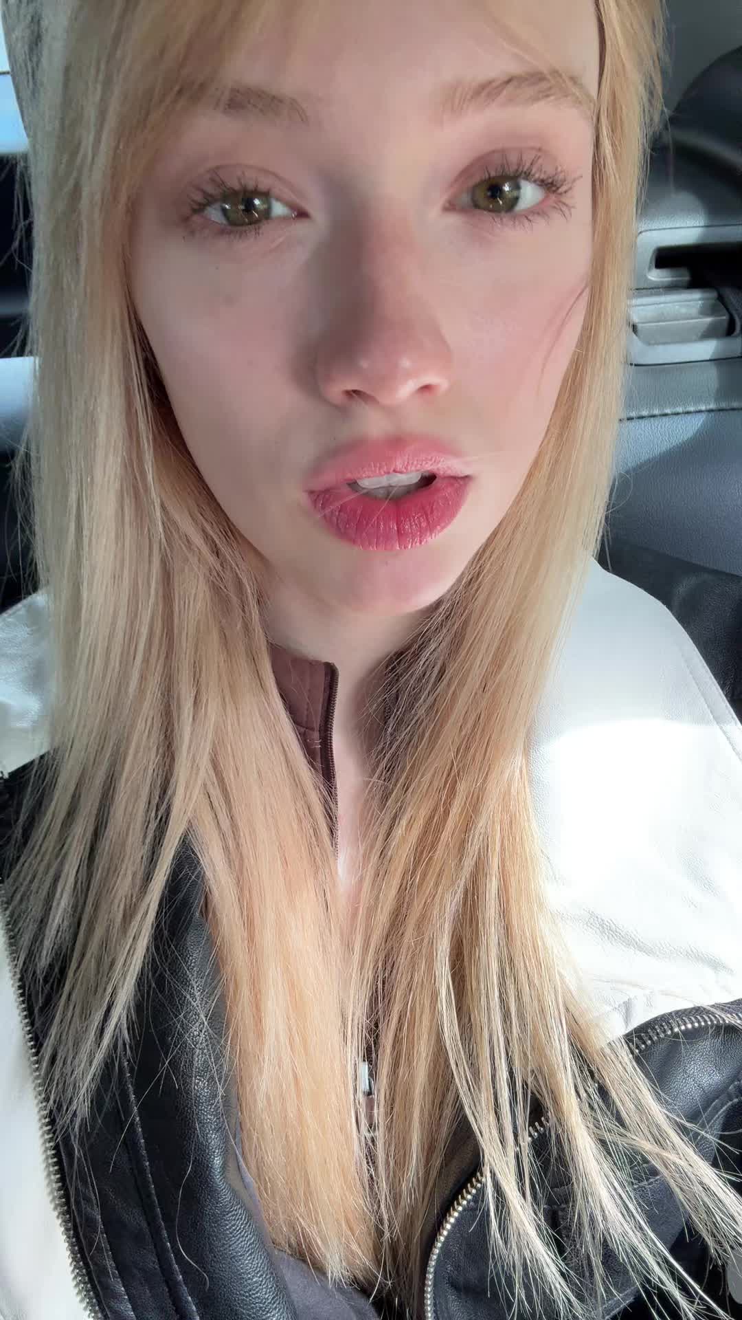 @MarisaLeona_